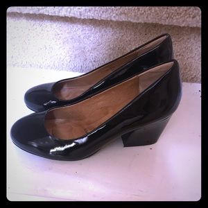 Sofft patent leather pumps.